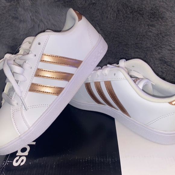 ADIDAS BASELINE K – Suburban Shoes Adidas Baseline Big Kids (4Y / 6W)